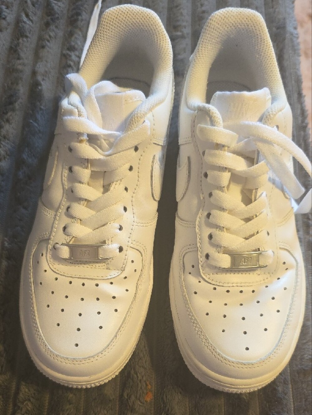 Nike White Low-Top Sneakers - Classic AF1 Style - Picture 2 of 5